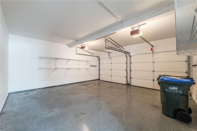 Building Photo - 315 Foe Creek Dr