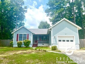 Building Photo - RECENTLY RENOVATED 3 BEDROOM - Ready for M...