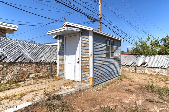 Building Photo - 10000 Jamaica St