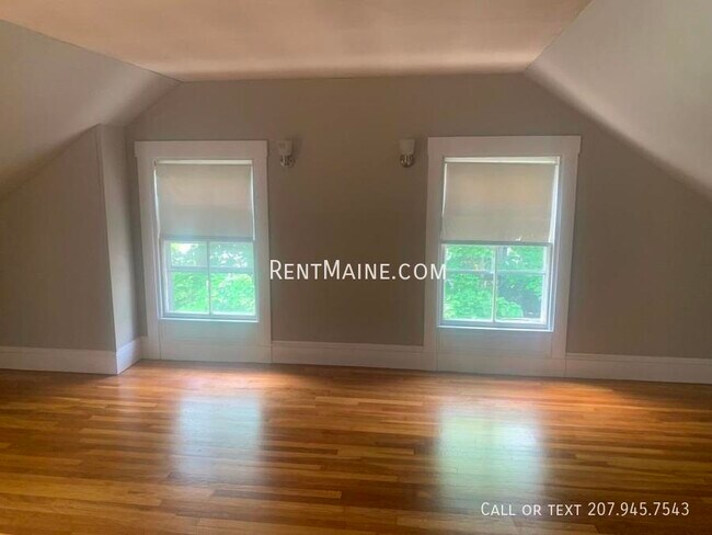 Building Photo - 13 Hudson St