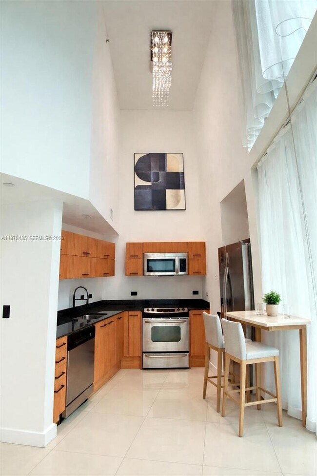 Building Photo - 350 S Miami Ave