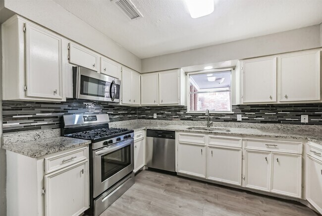 Building Photo - 4613 Cashel Glen Dr