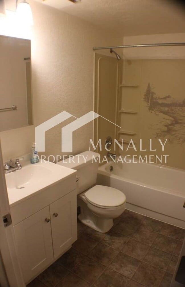 Building Photo - Freshly Updated 4BR Home w/ Finished Basement, New Appliances & RV/Boat Parking