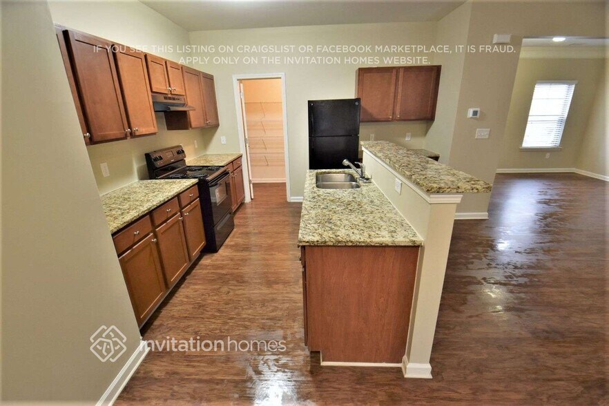 Building Photo - 592 Rock Hill Pkwy