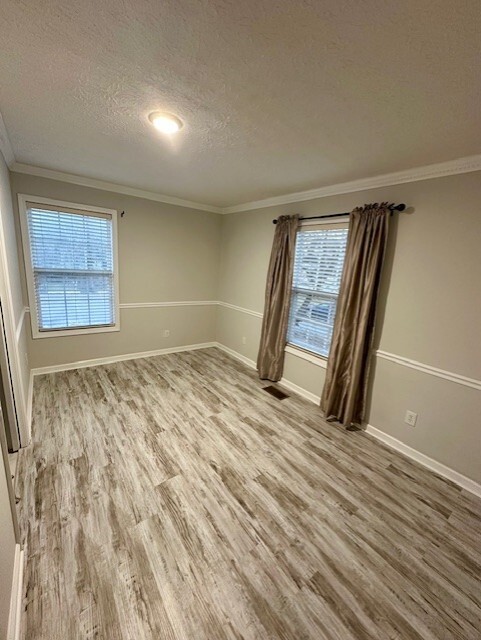 bedroom 2 - 721 N Dixie Ave