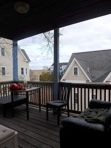 Building Photo - 12 Cherokee St