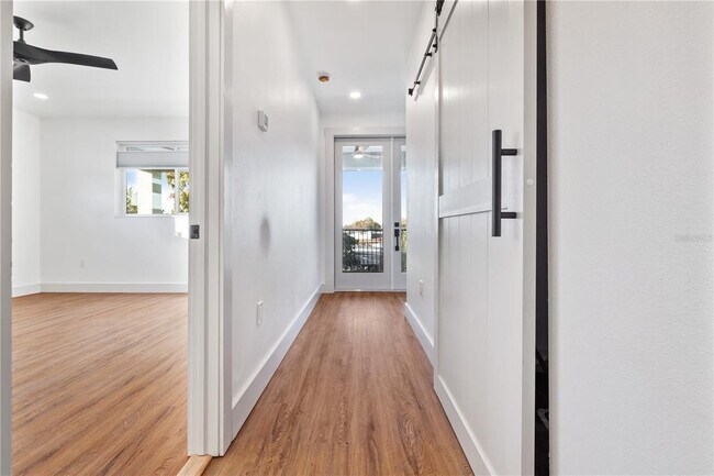 Building Photo - 2727 W Chestnut St