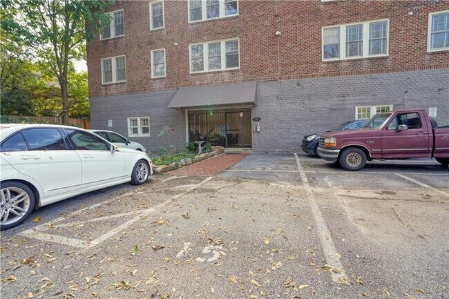 Building Photo - 1026 St Charles Ave NE