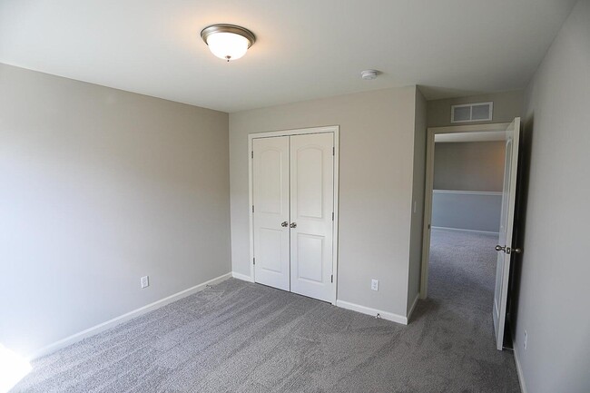 Building Photo - 108 Bellatrix Ct
