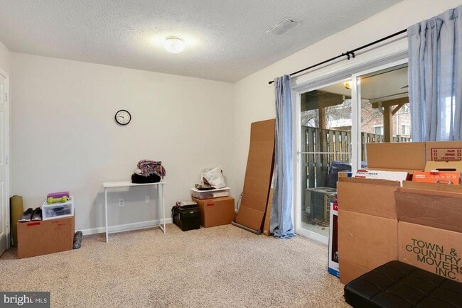 Building Photo - 8549 Towne Manor Ct