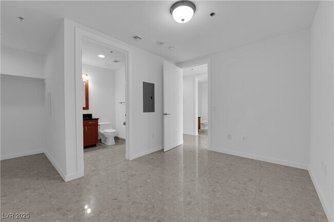 Building Photo - 4575 Dean Martin Dr