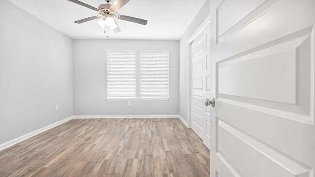 Building Photo - 2742 Largo Ave