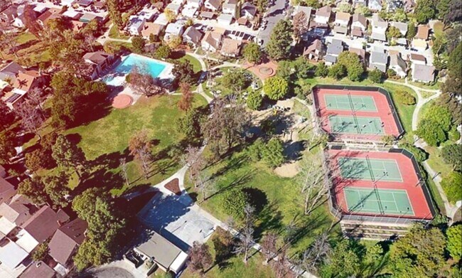 Building Photo - Tierrasanta 4 bedroom 2.5 bath, Garage, Up...