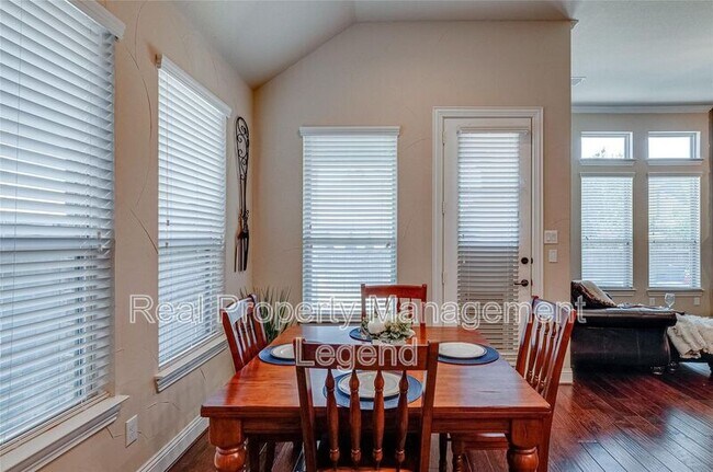 Building Photo - 2826 Exeter Dr