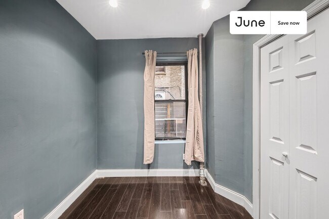 Building Photo - 23 E 109th St