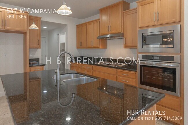 Building Photo - 547 W Campania Way