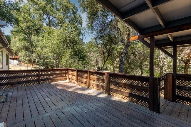 Building Photo - 17434 Virginia Way