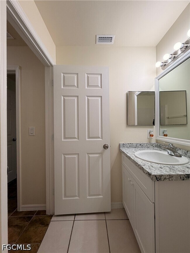 Building Photo - 762 Gallo Ave S