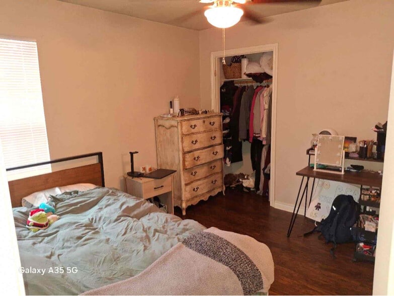 Building Photo - 129 Richards St