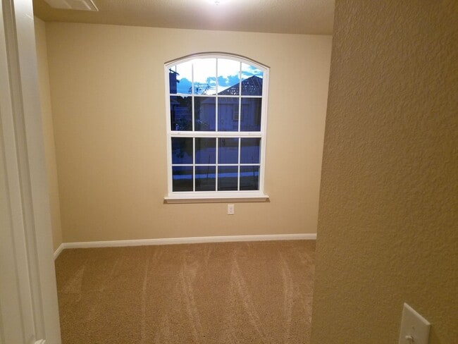 Building Photo - Amazing 4 bed, 2 bath Dell Valley - Tiermo Home for lease!