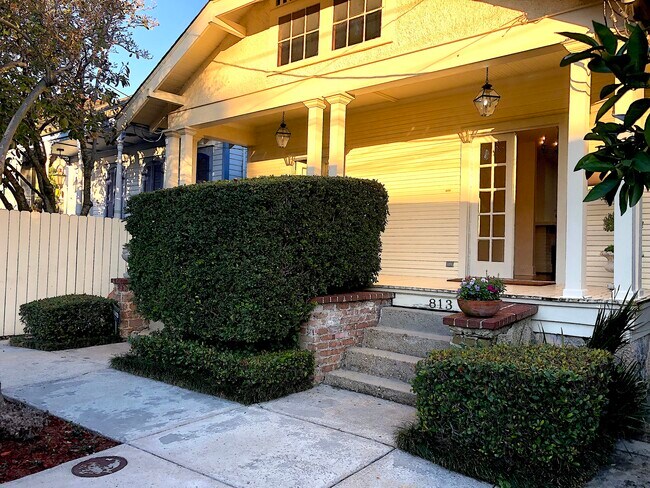 Primary Photo - 813 Leontine St