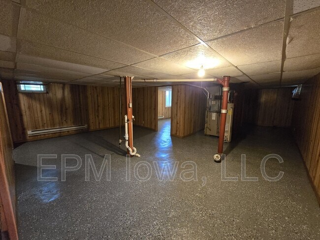 Building Photo - 543 Sumner St