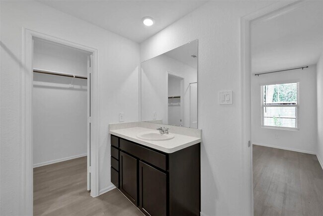 Building Photo - 3795 Solanum Dr