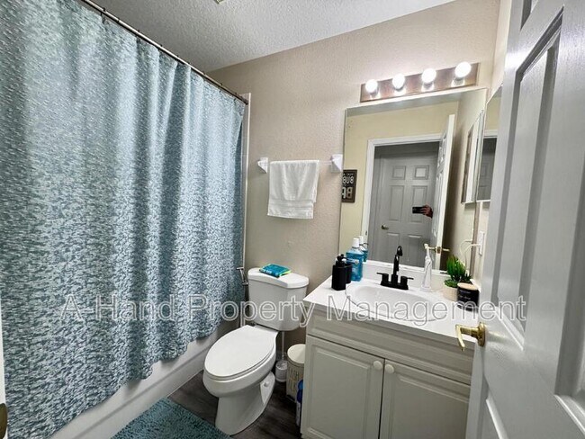 Building Photo - 439 Coconut Palm Way