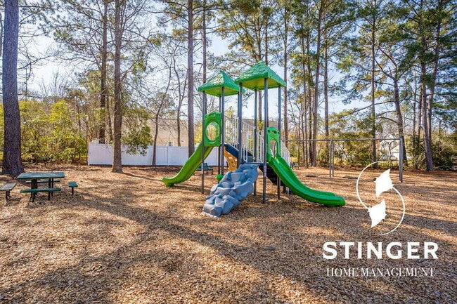 Building Photo - 108 Saluda Way