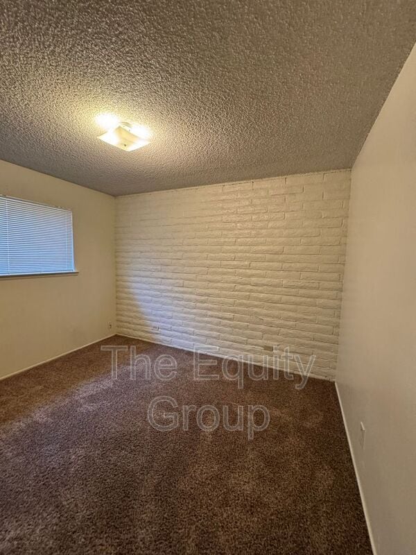 Building Photo - 3633 W Colonial Ave