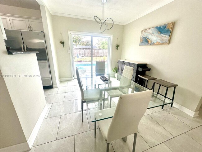 Building Photo - 7021 Scott St