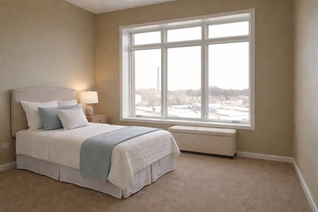 Building Photo - 5036 W Pensacola Ave