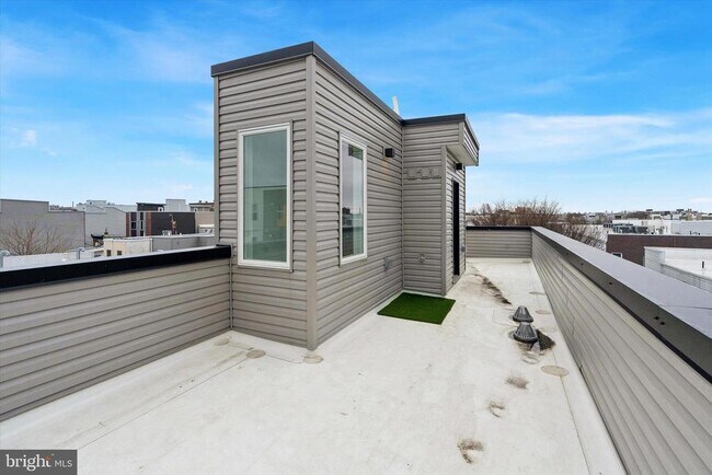 Building Photo - 1911 N 9th St