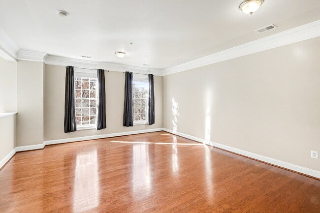 Building Photo - Welcome Home!!