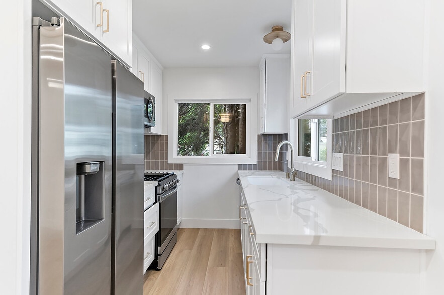 2616 3/4 - 2616 Glendale Blvd