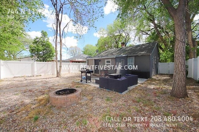 Building Photo - 744 N 11th Ave