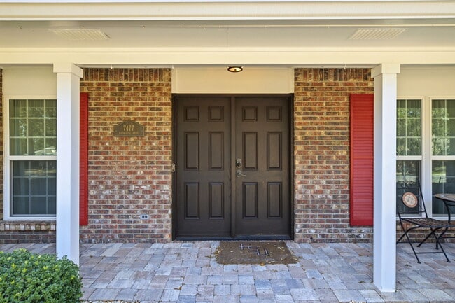 Building Photo - 7477 Baywoods Ln