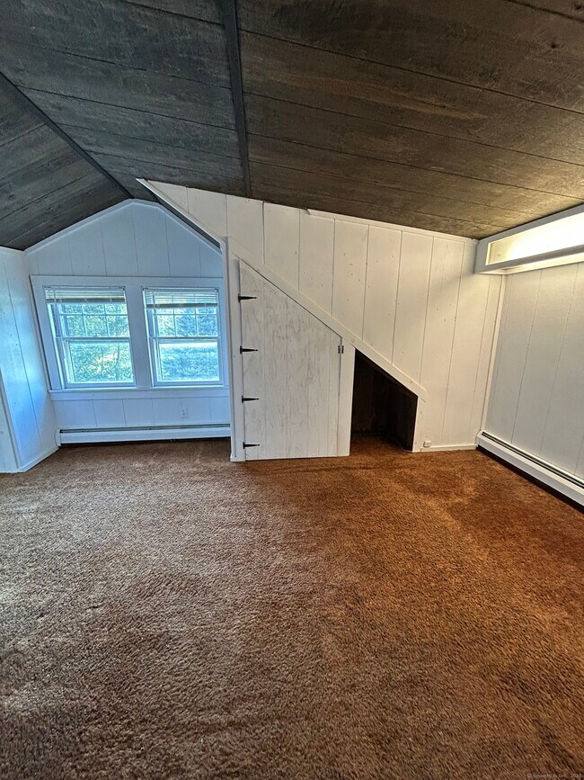 Building Photo - 33 Mountain Ln