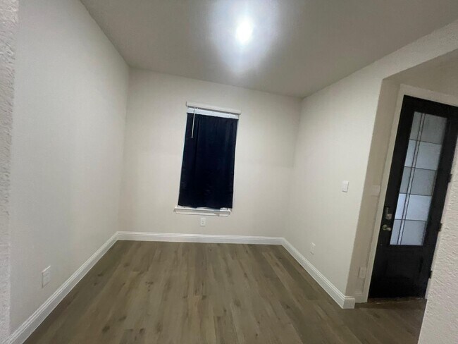 Building Photo - 2516 Sakeena Ct
