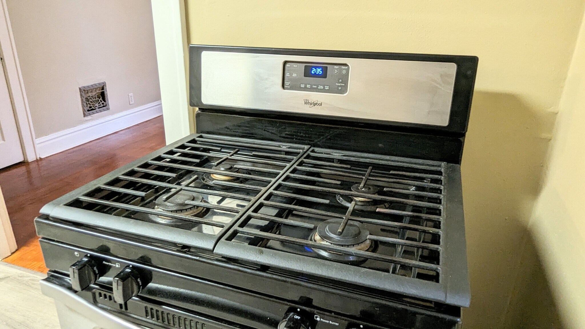 Building Photo - 5042 Mardel Ave