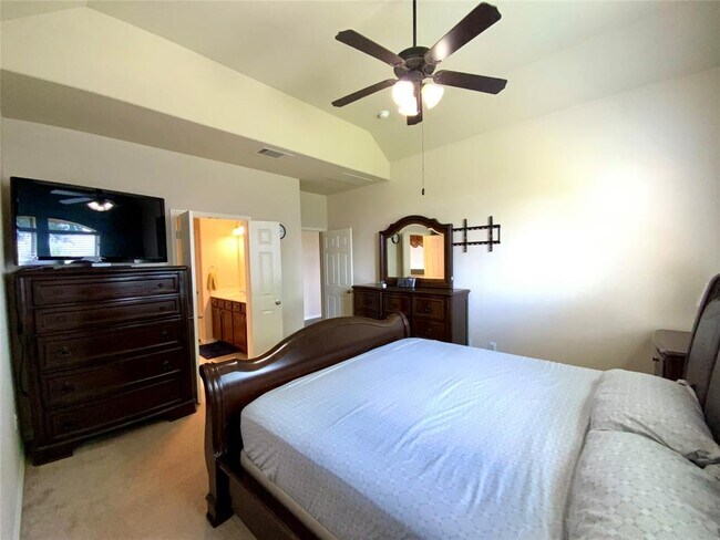 Building Photo - 2454 Santa Barbara Loop