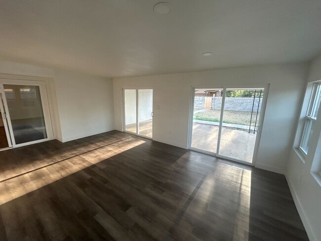 Building Photo - 2509 Larry Dr