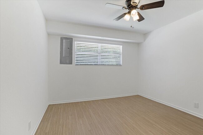 Building Photo - 152 Alta Vista St