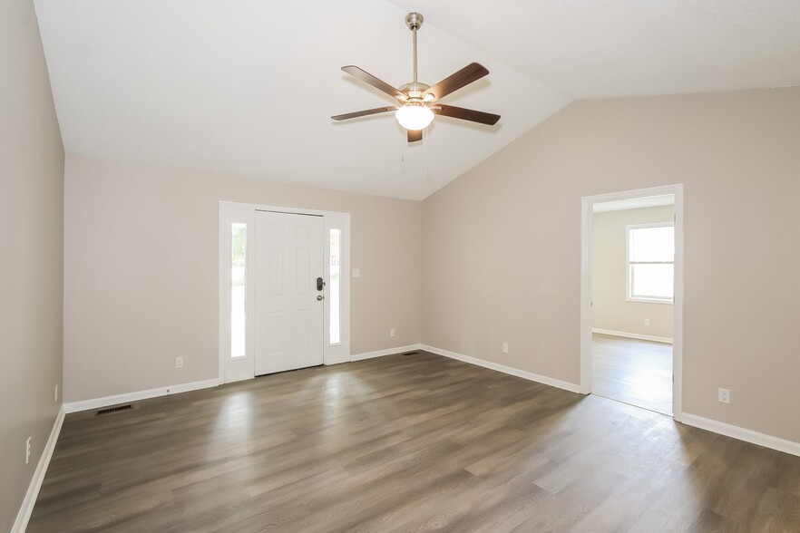 Building Photo - 448 Bussey Ave