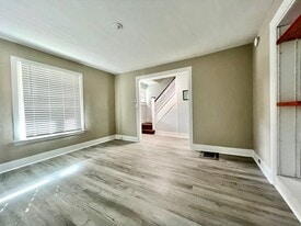 Building Photo - 408 Hillview Pl