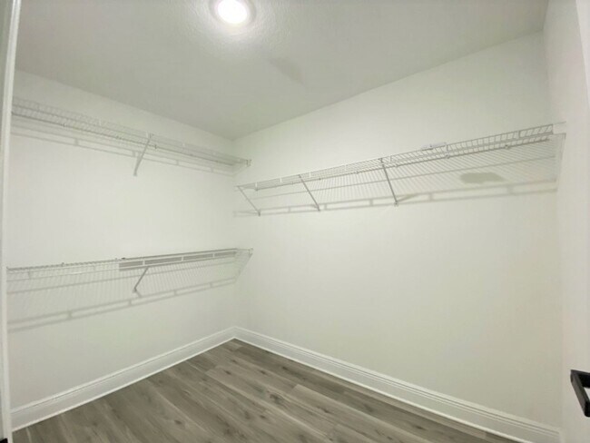 Building Photo - Beautiful 3 Bedroom Home in Ormond Beach!