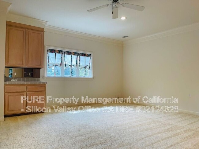 Building Photo - 1048 Savannah Drive