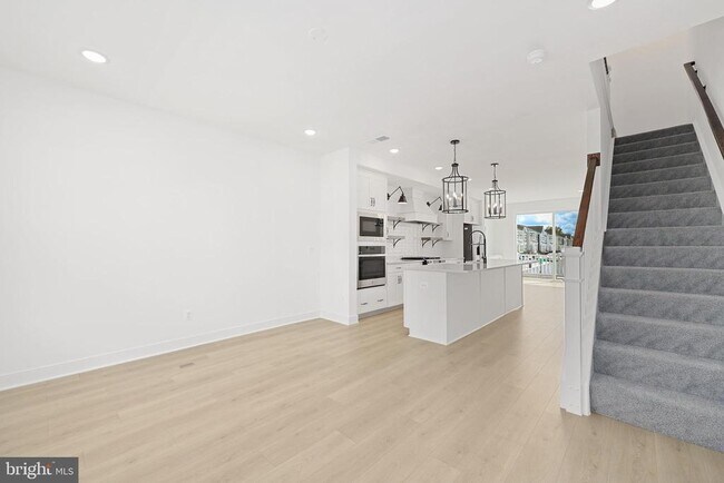 Building Photo - 9117 Crk Btm Ln