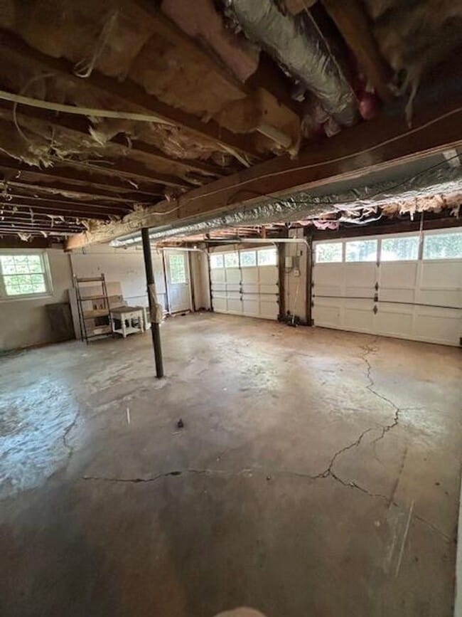 Building Photo - Beautifully Renovated 3-Bedroom, 2-Bath Ranch Home on Full Basement!