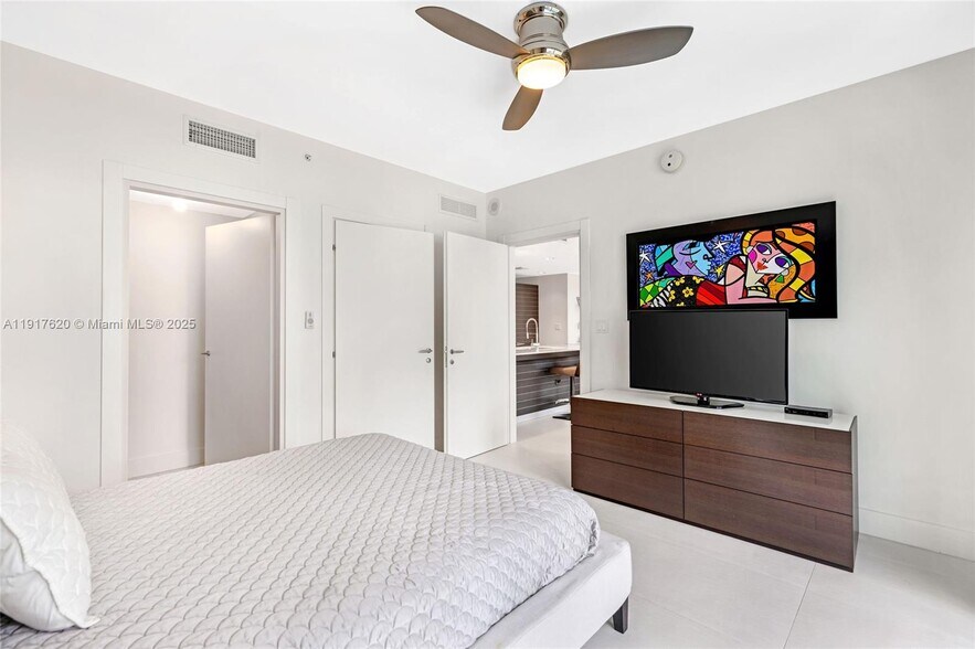 Building Photo - 200 Biscayne Boulevard Way